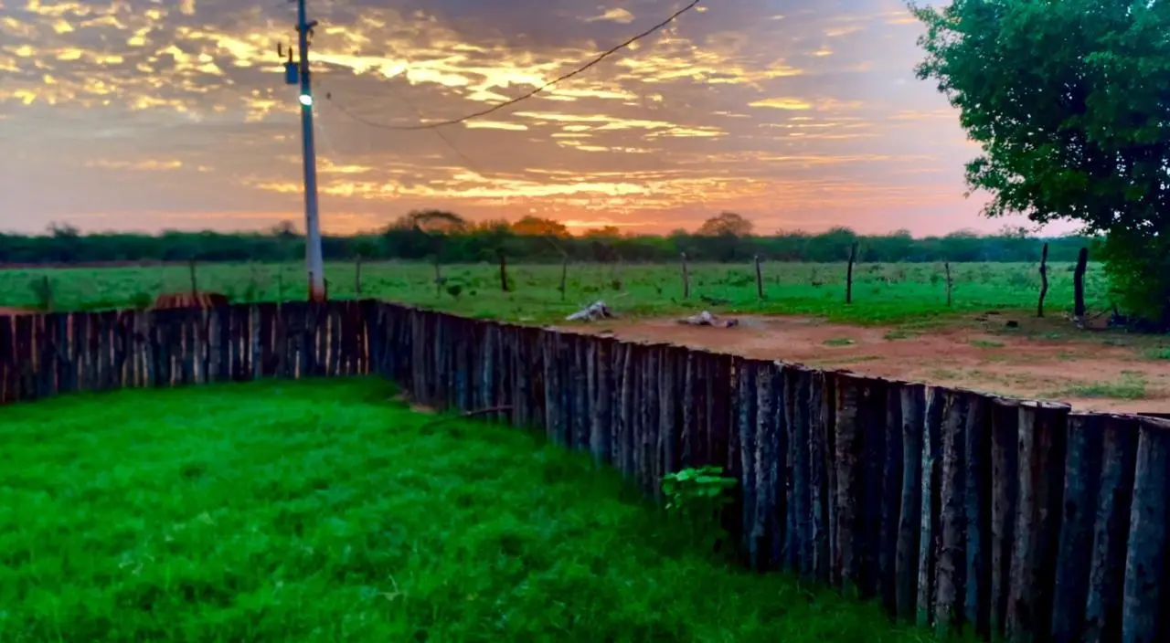 Pôr do sol na propriedade de 154 hectares em Dom Inocêncio, Piauí